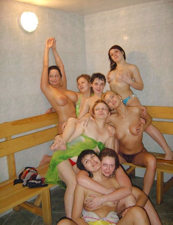 Подсмотренное русские женщины в общественной бане 9 фото