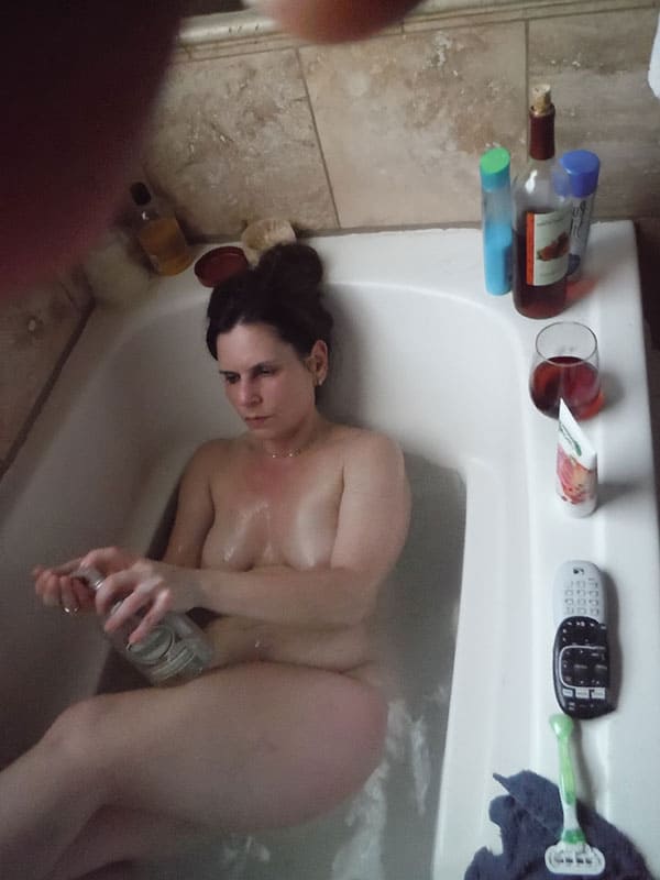 Жена бреет пизду перед сексом 6 фото