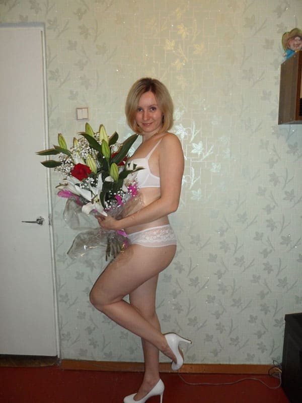 Русская невеста раздевается дома на камеру 88 фото