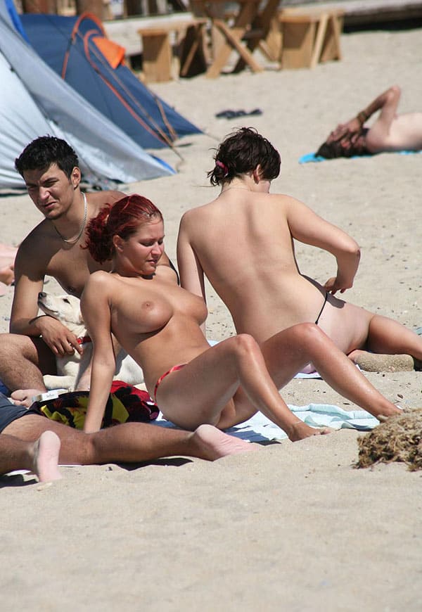Бесстыжие украинки на пляже без комплексов 67 фото