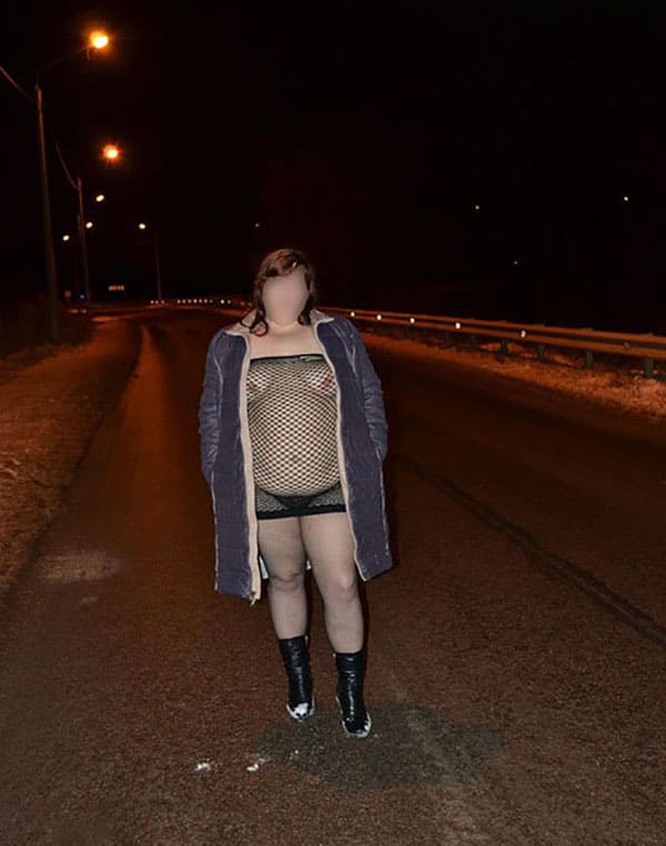 Зимние фото голых девушек на улицах города 27 фото